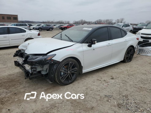 Toyota Camry 2025 - Image 1 of 14