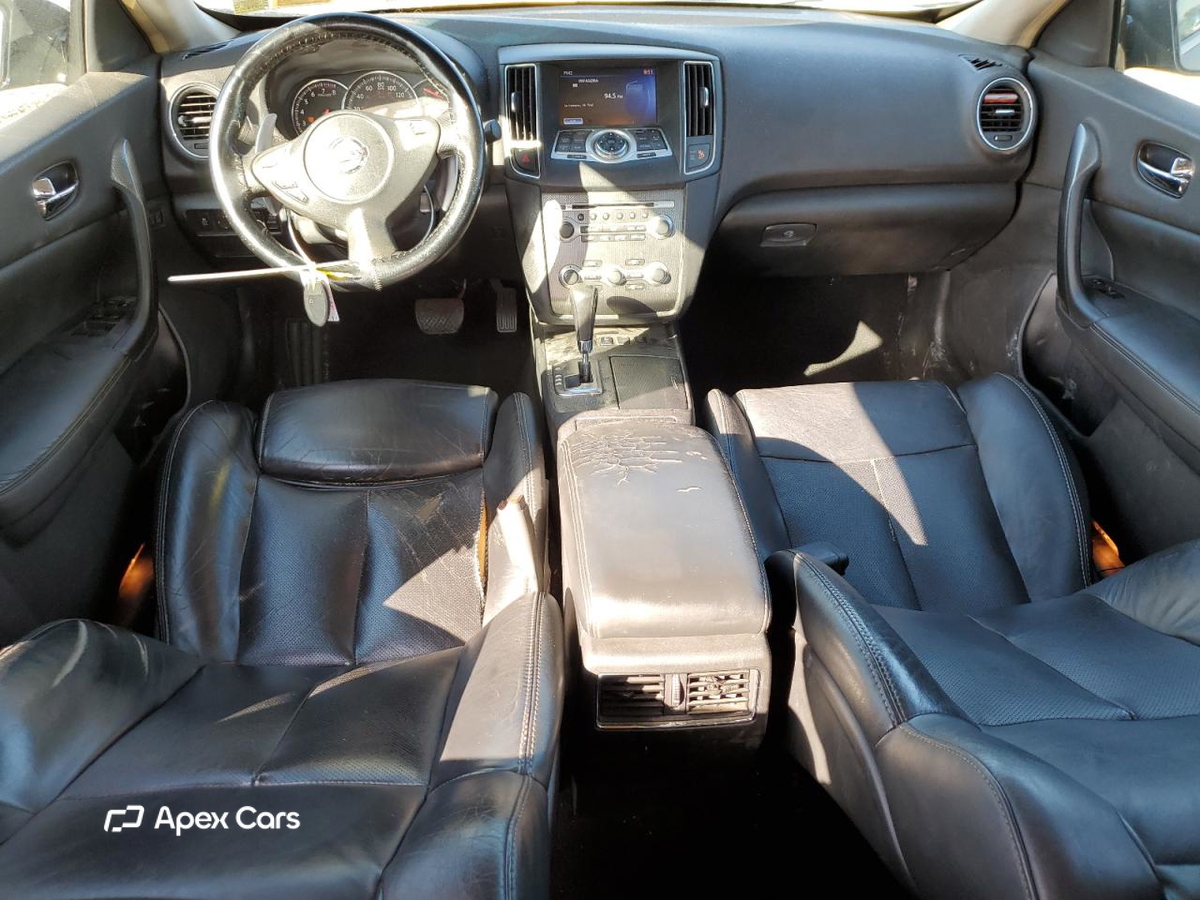 Nissan Maxima 2011