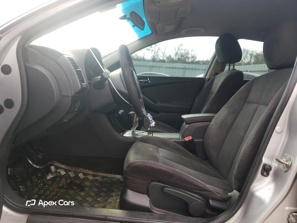 Nissan Altima 2011