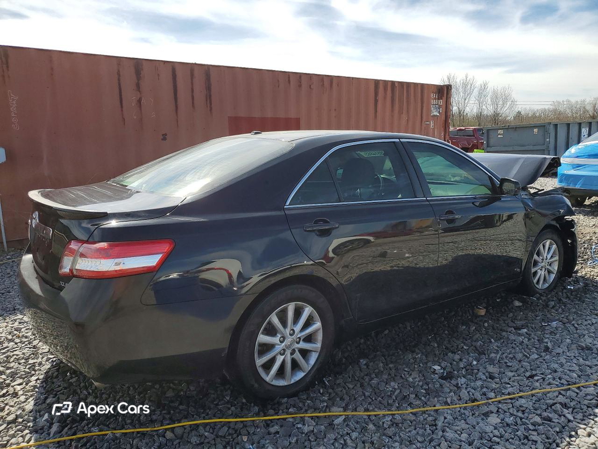 Toyota Camry 2011