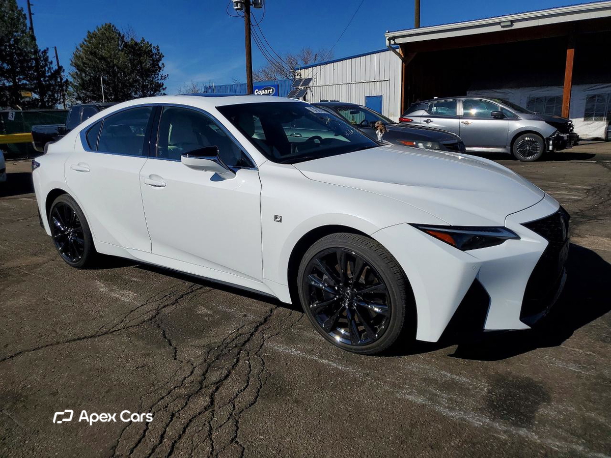 Lexus IS 2023