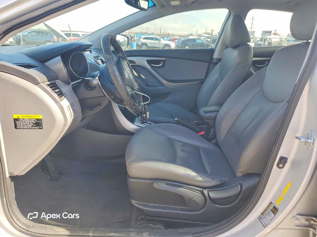 Hyundai Elantra 2012