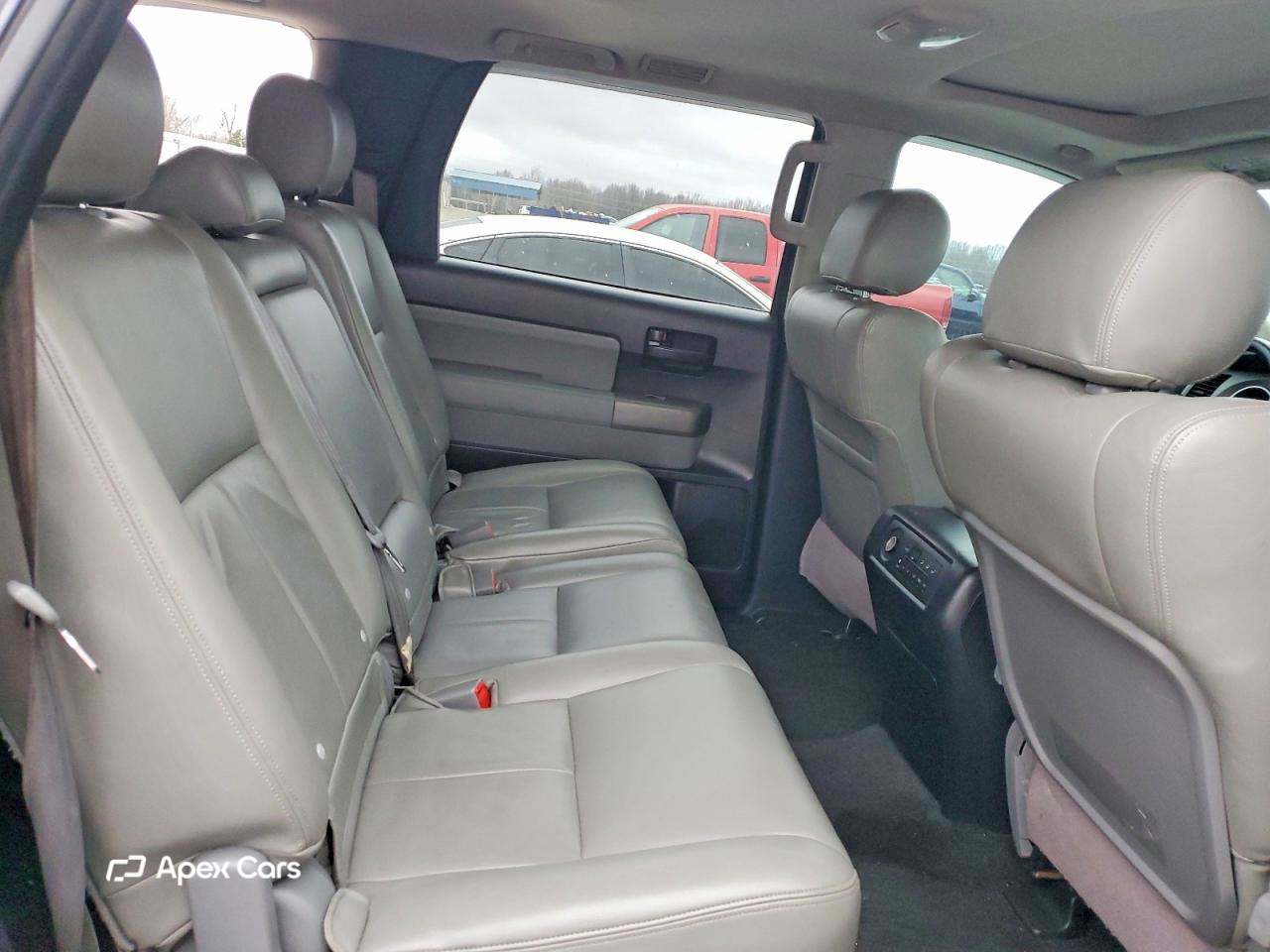 Toyota Sequoia 2013