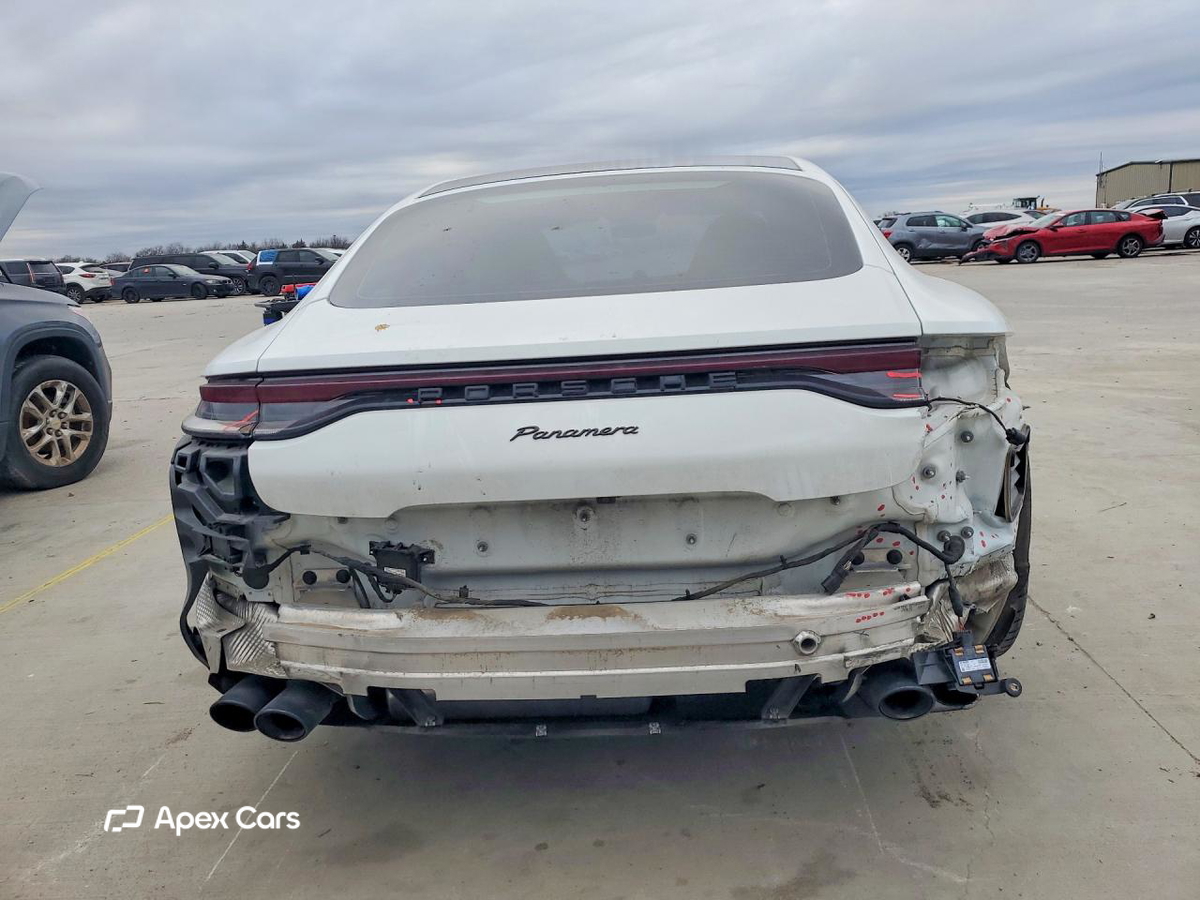 Porsche Panamera 2021