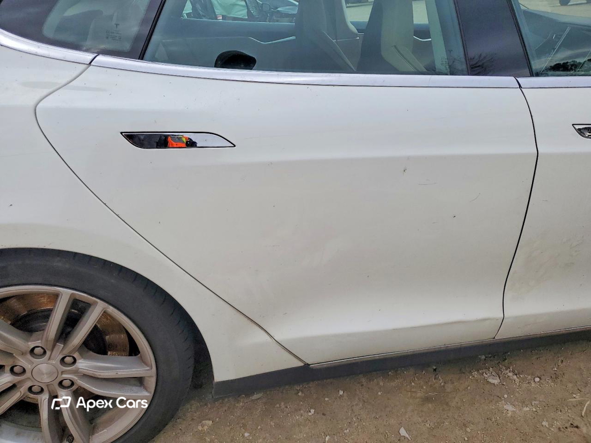 Tesla Model S 2014
