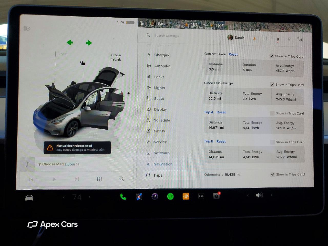 Tesla Model Y 2025