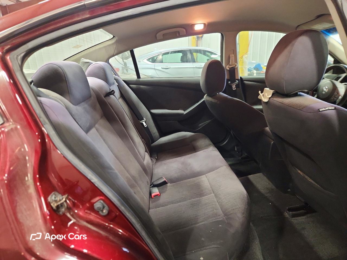 Nissan Altima 2010