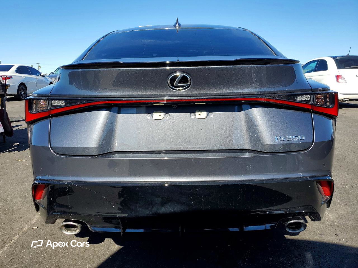 Lexus IS 2022