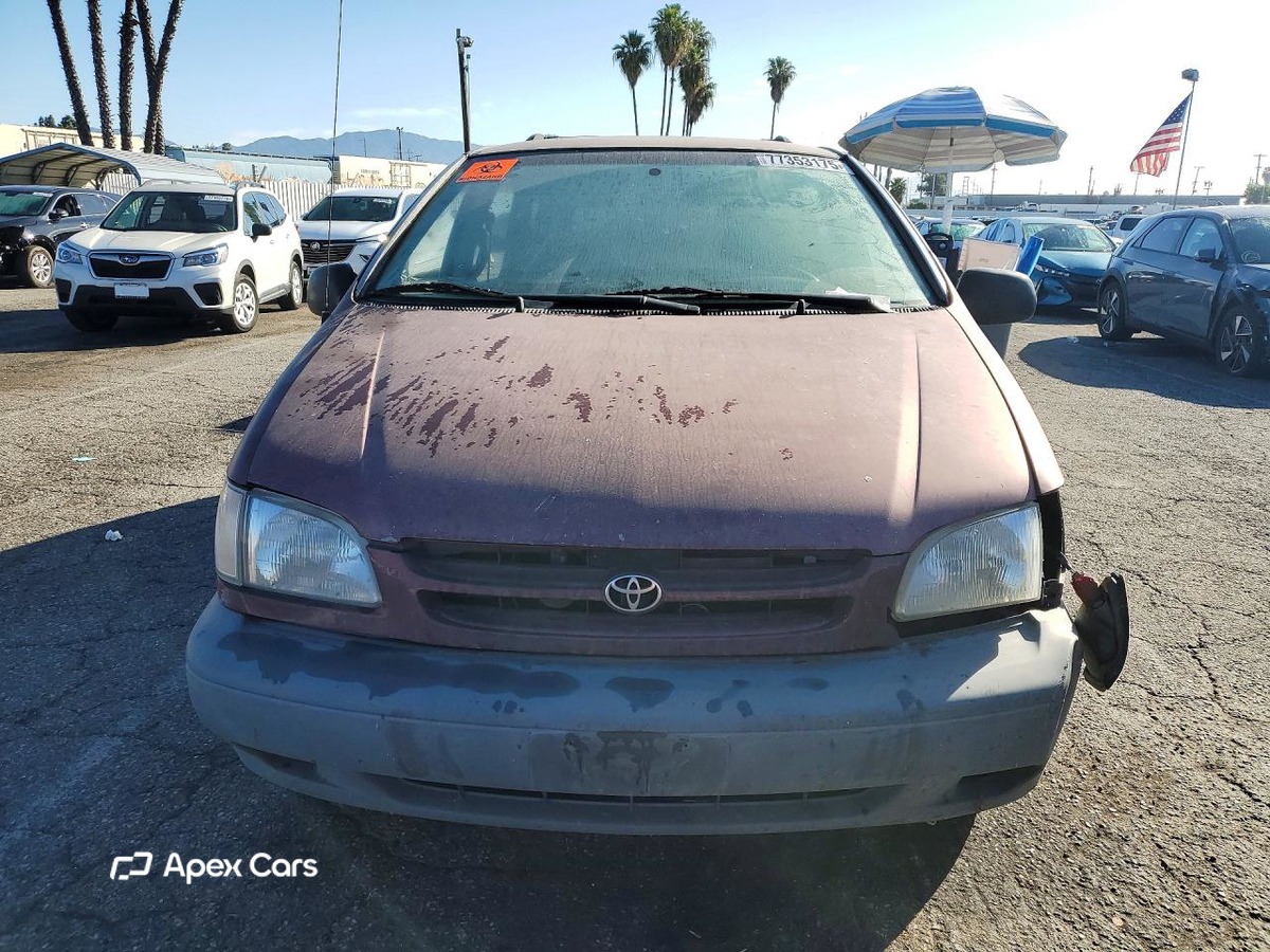 Toyota Sienna 1998