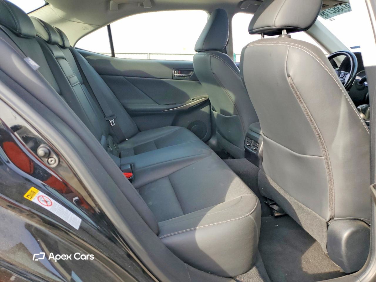 Lexus IS 2016