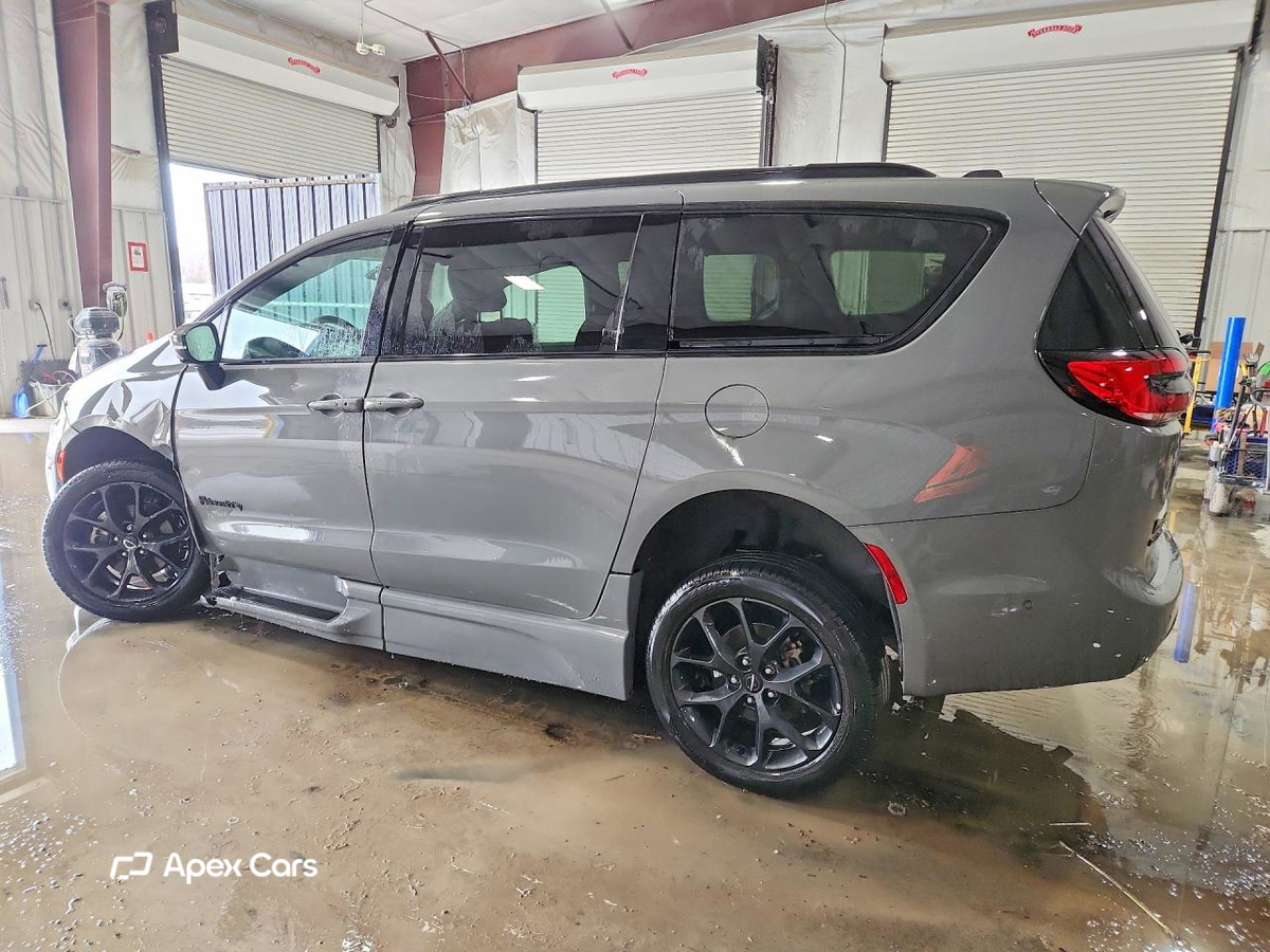 Chrysler Pacifica 2023