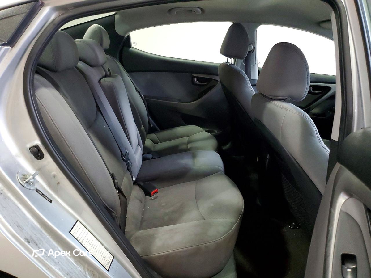 Hyundai Elantra 2013