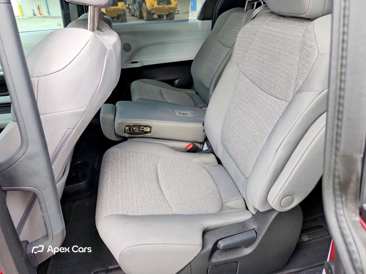 Toyota Sienna 2025