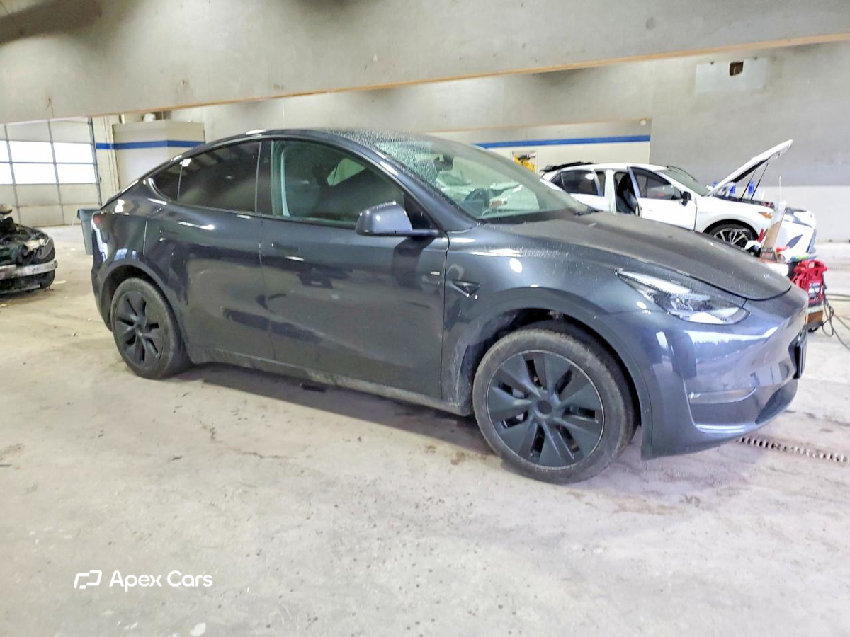 Tesla Model Y 2025