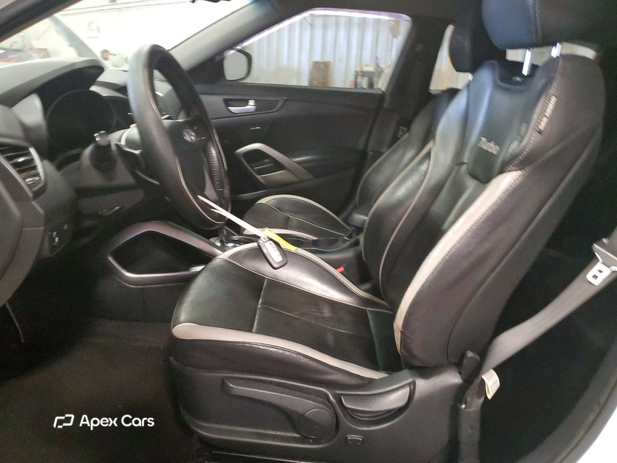 Hyundai Veloster 2013