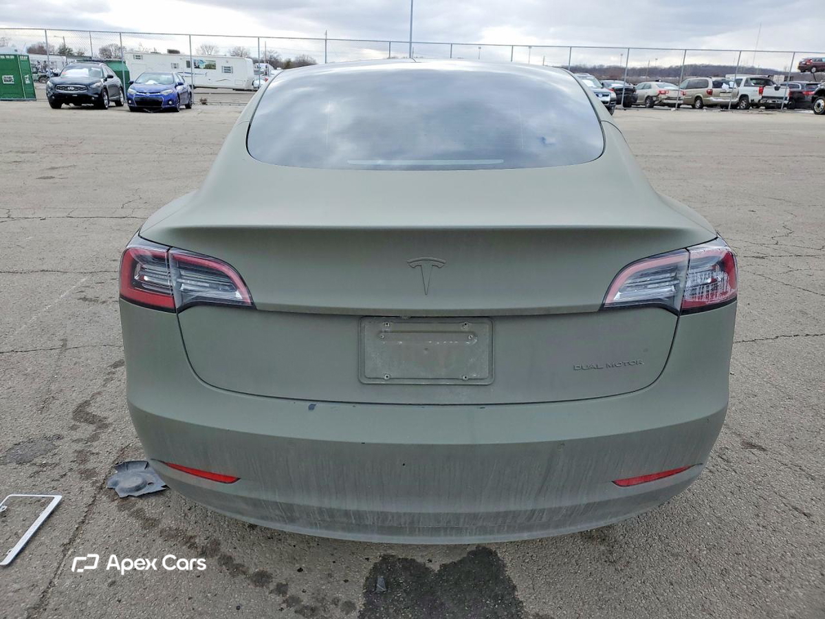 Tesla Model 3 2022