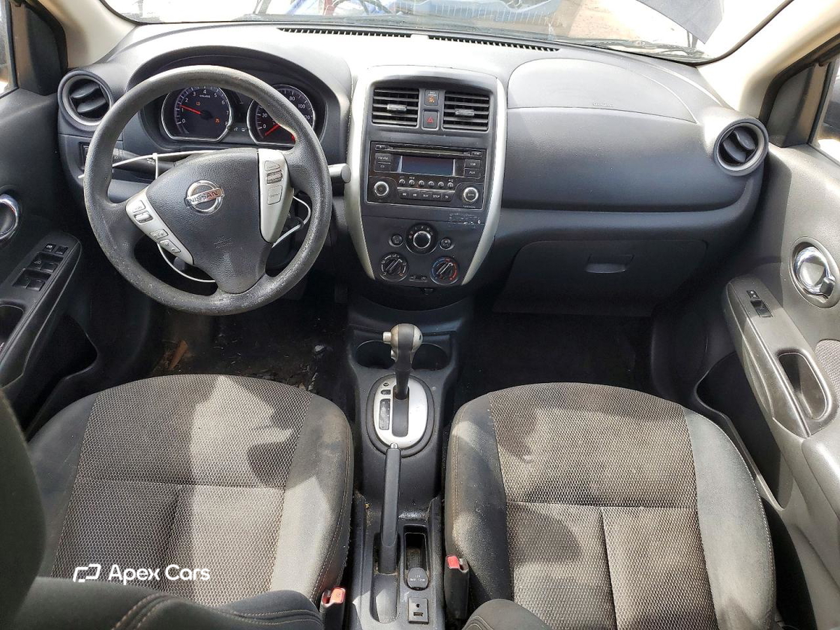 Nissan Versa 2015