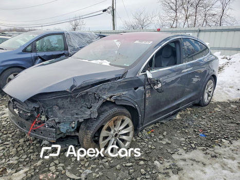 Tesla Model X 2017 - Image 1 of 14