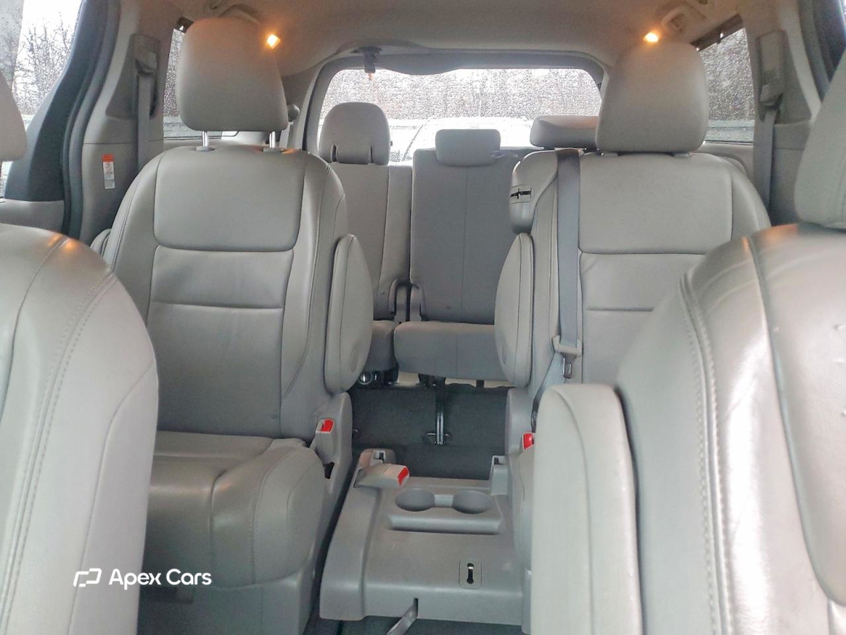 Toyota Sienna 2015
