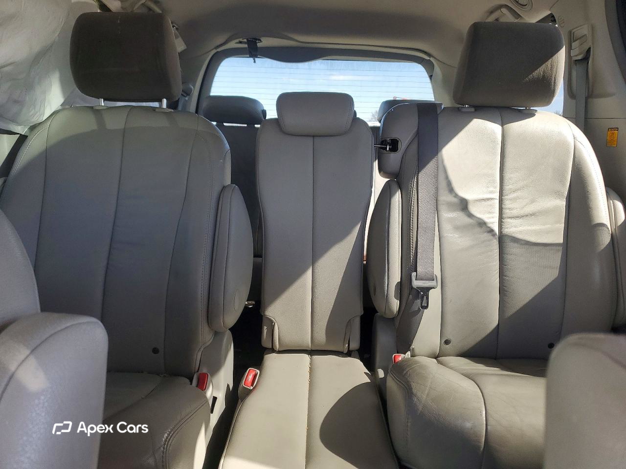Toyota Sienna 2011