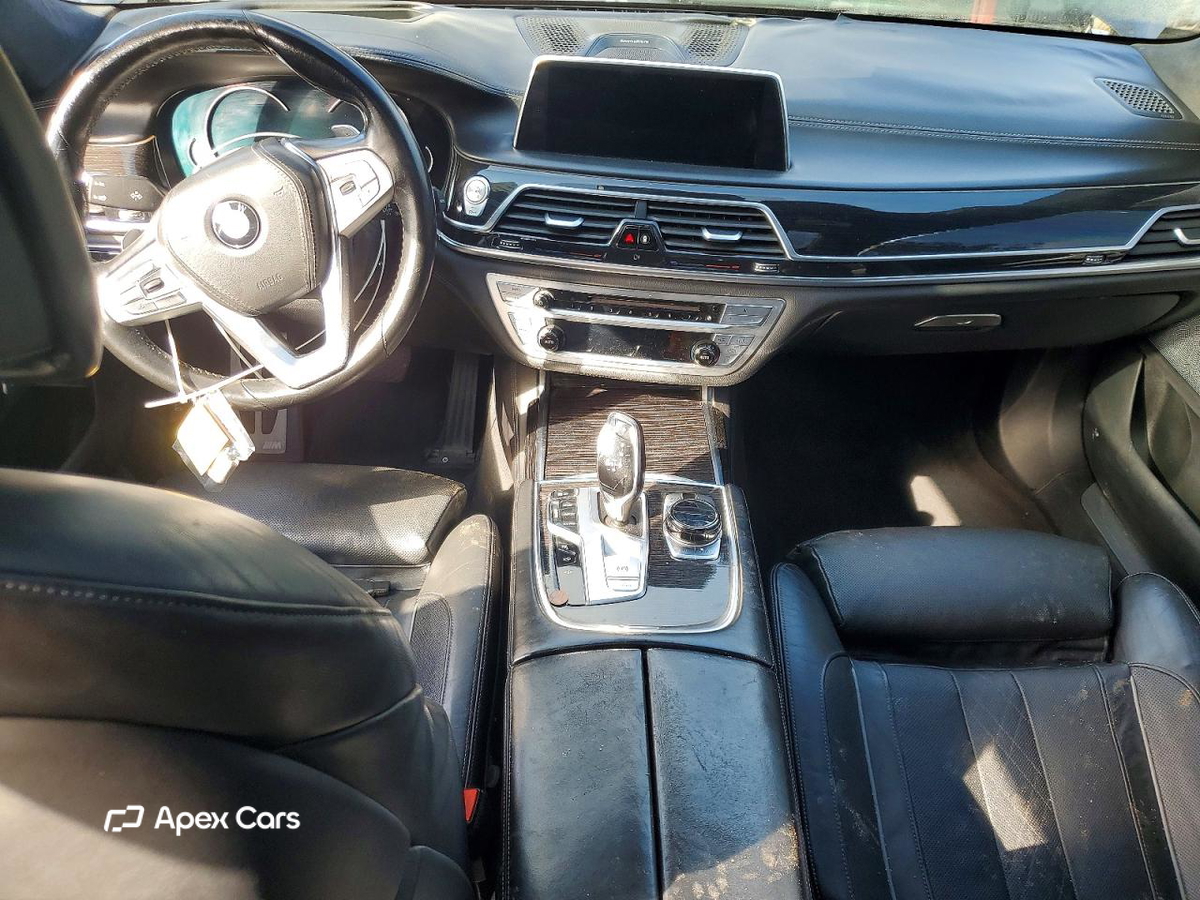 BMW Series 7 2016