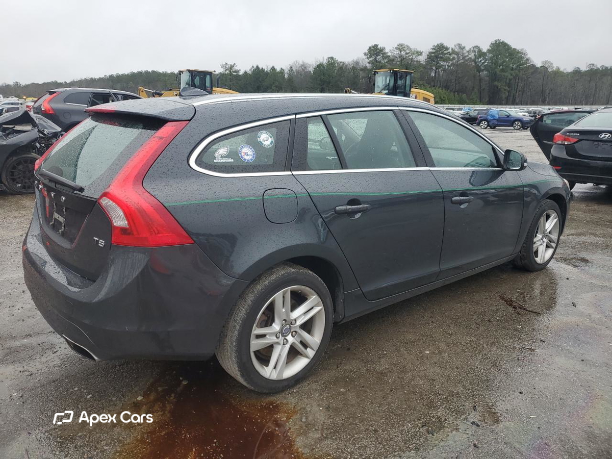 Volvo V60 2015