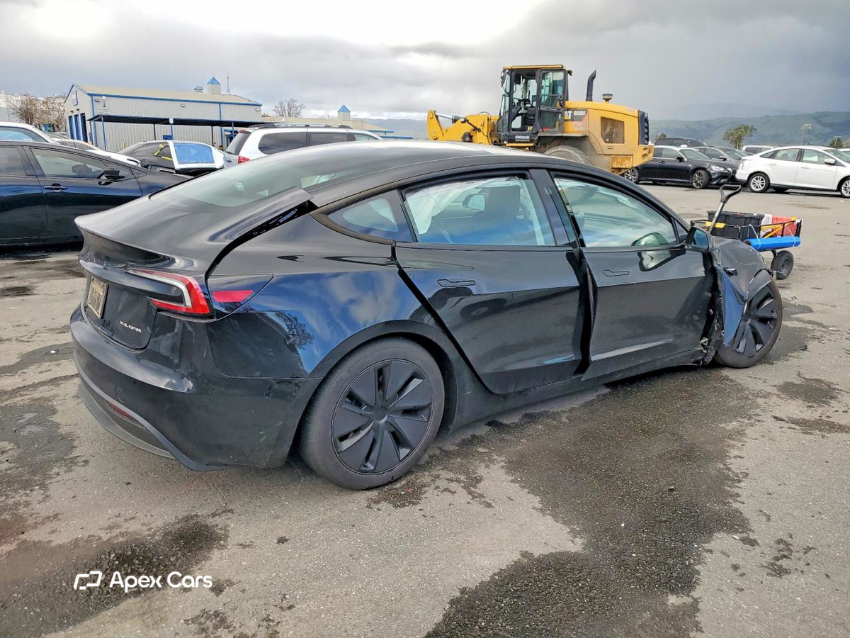 Tesla Model 3 2025