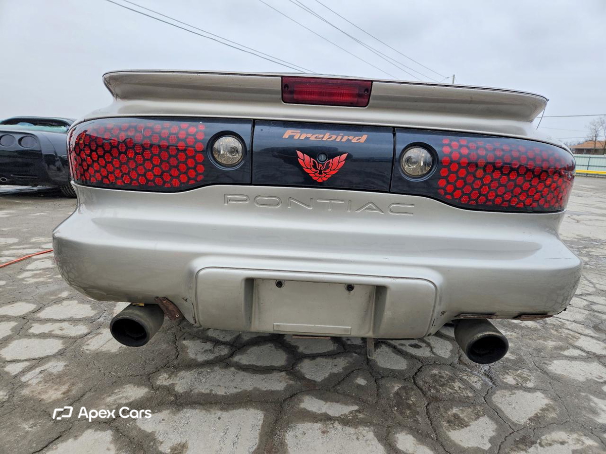 Pontiac Firebird 2000