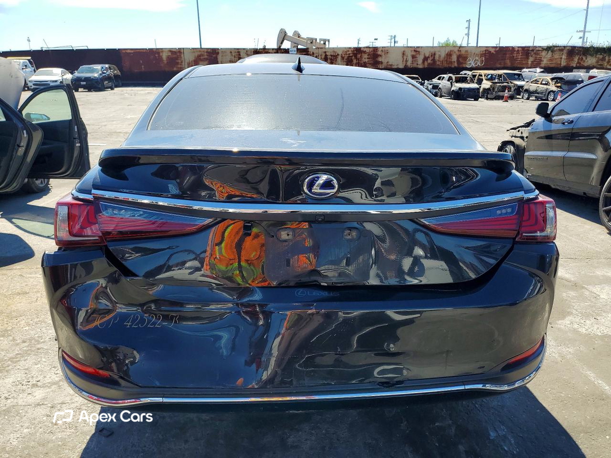 Lexus ES 2021