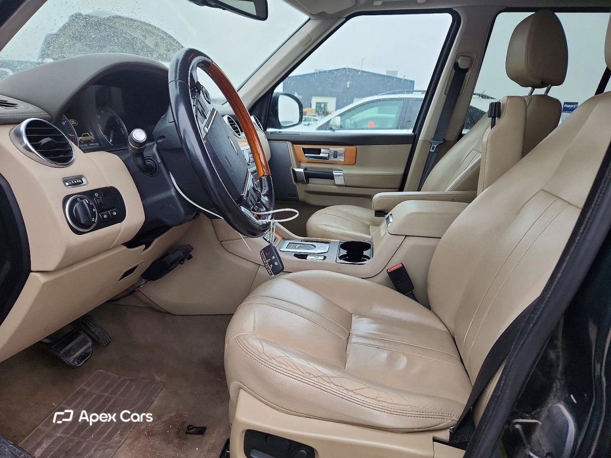 Land Rover LR4 2015