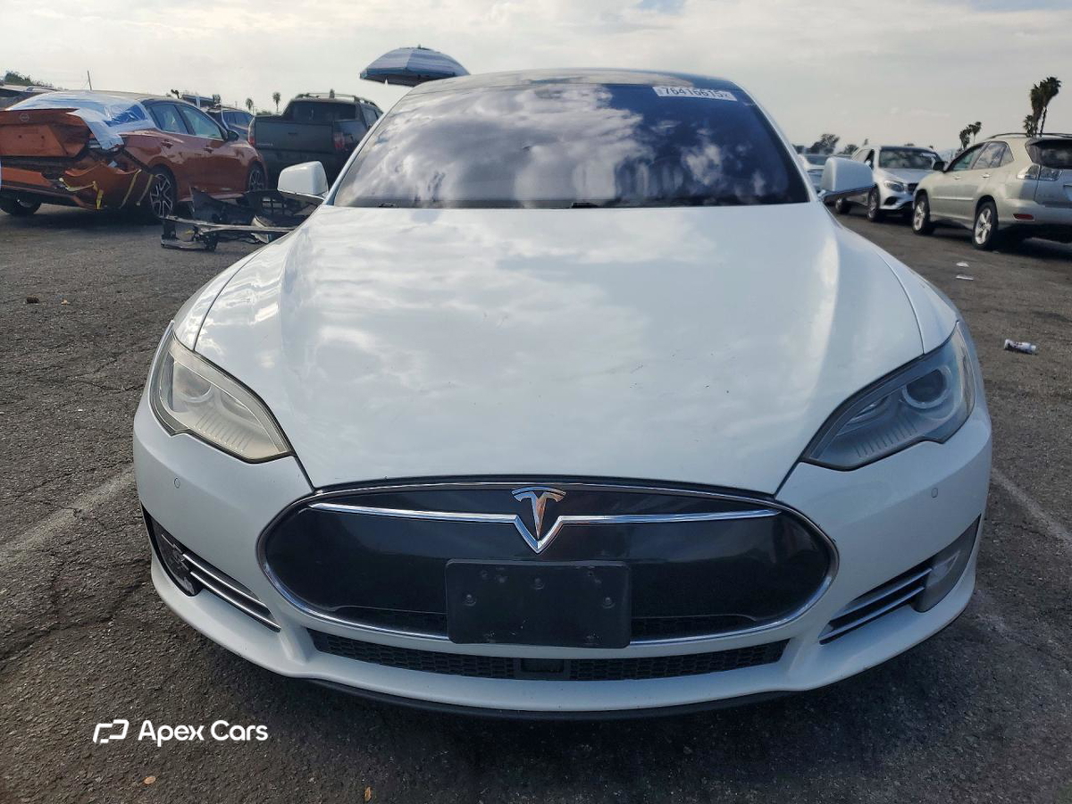 Tesla Model S 2014