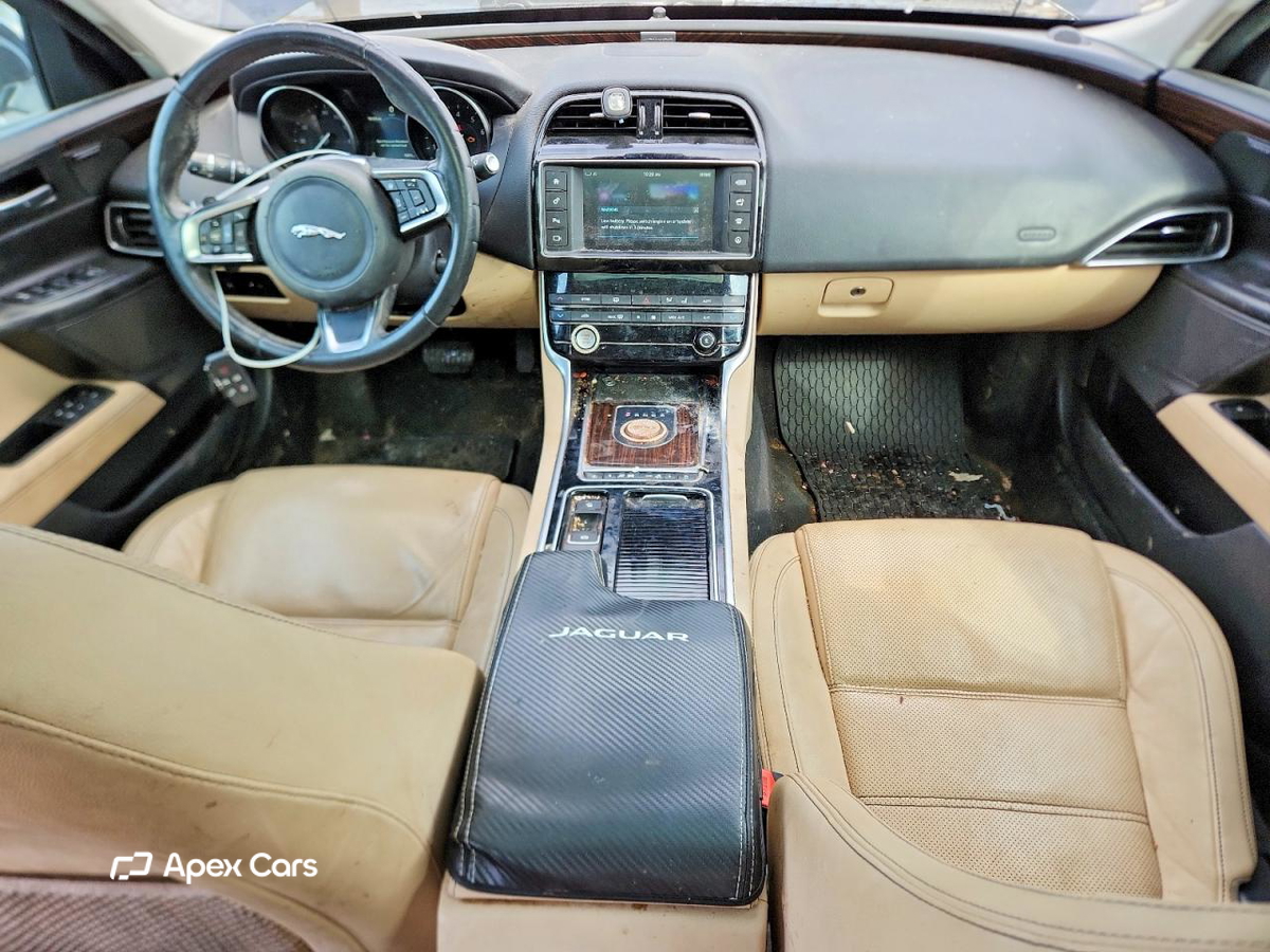Jaguar XE 2018