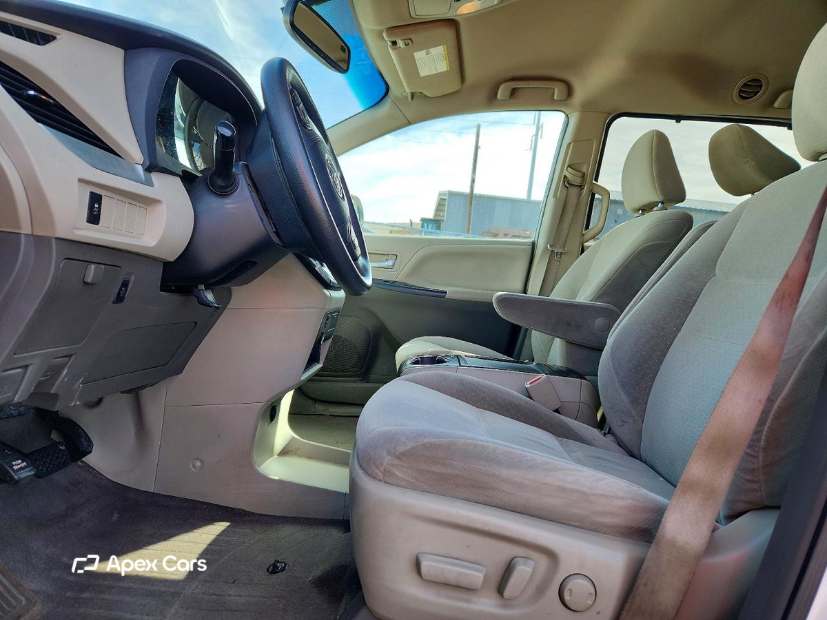 Toyota Sienna 2015