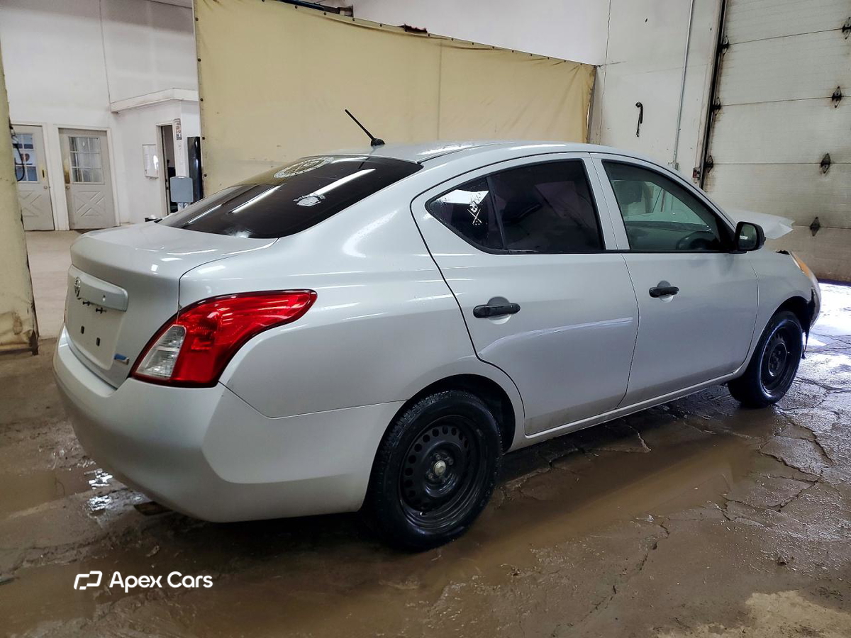 Nissan Versa 2012