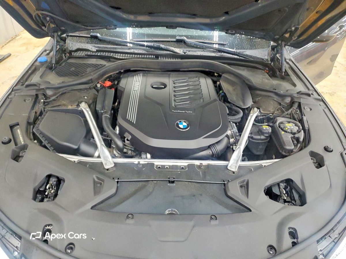 BMW Series 8 2022