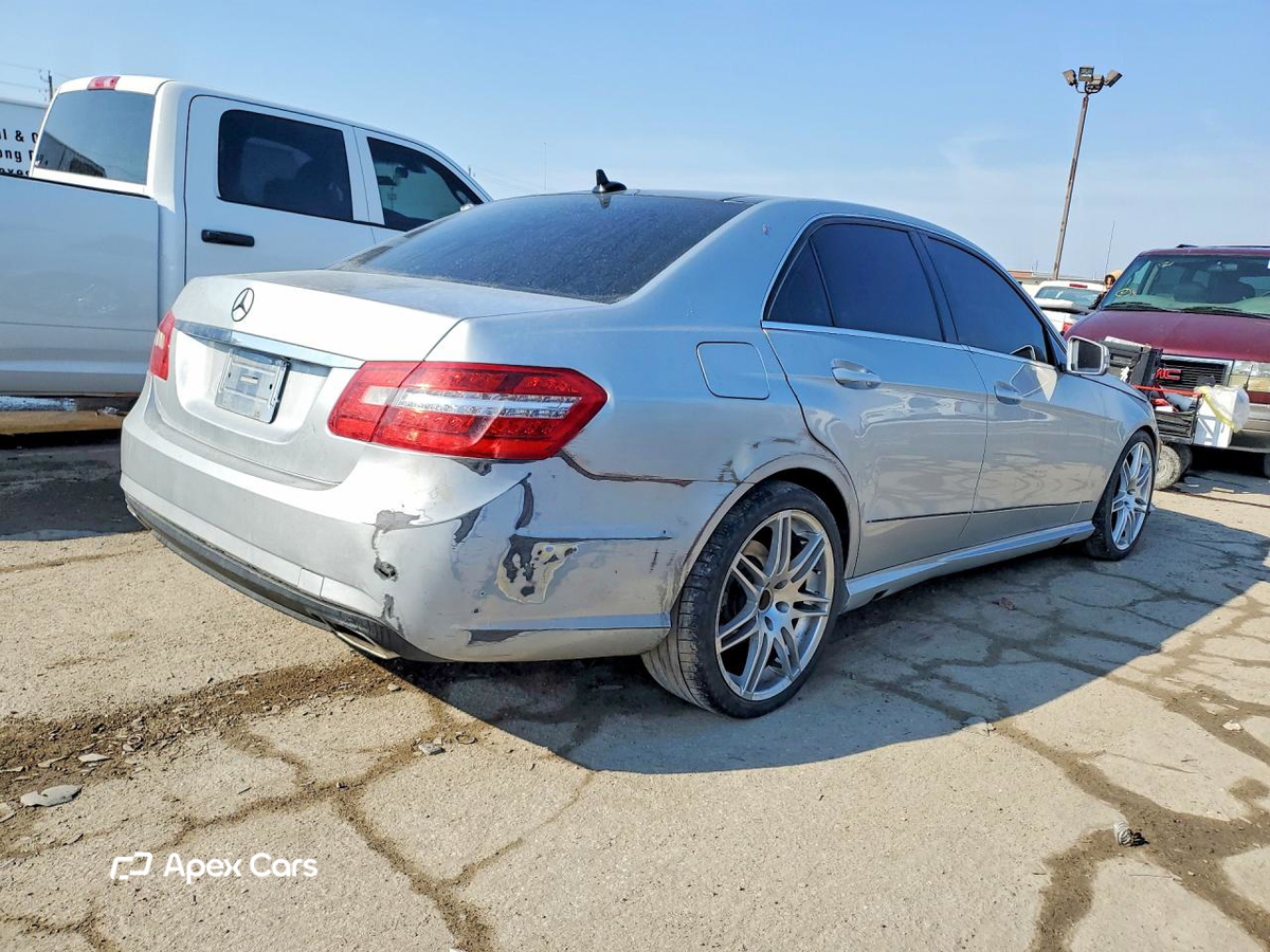 Mercedes-Benz  2011