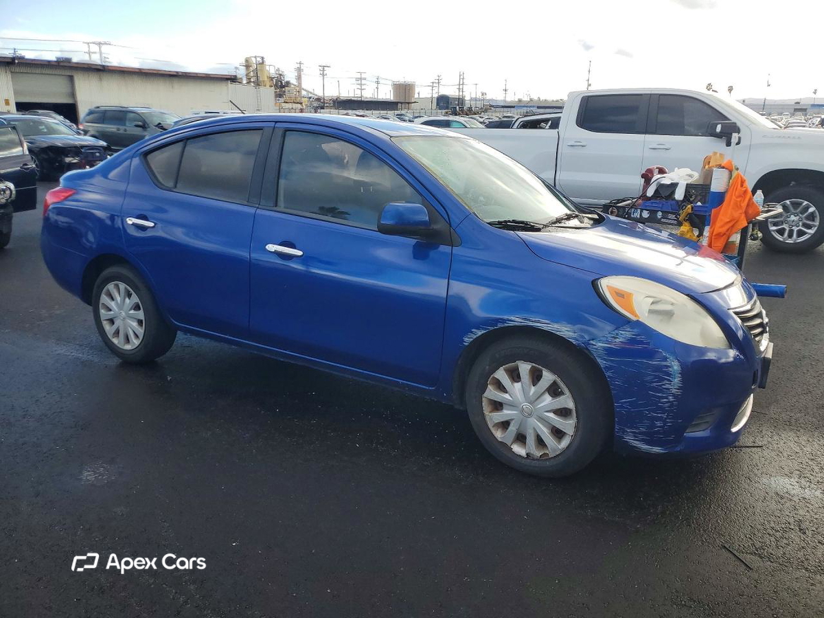 Nissan Versa 2012