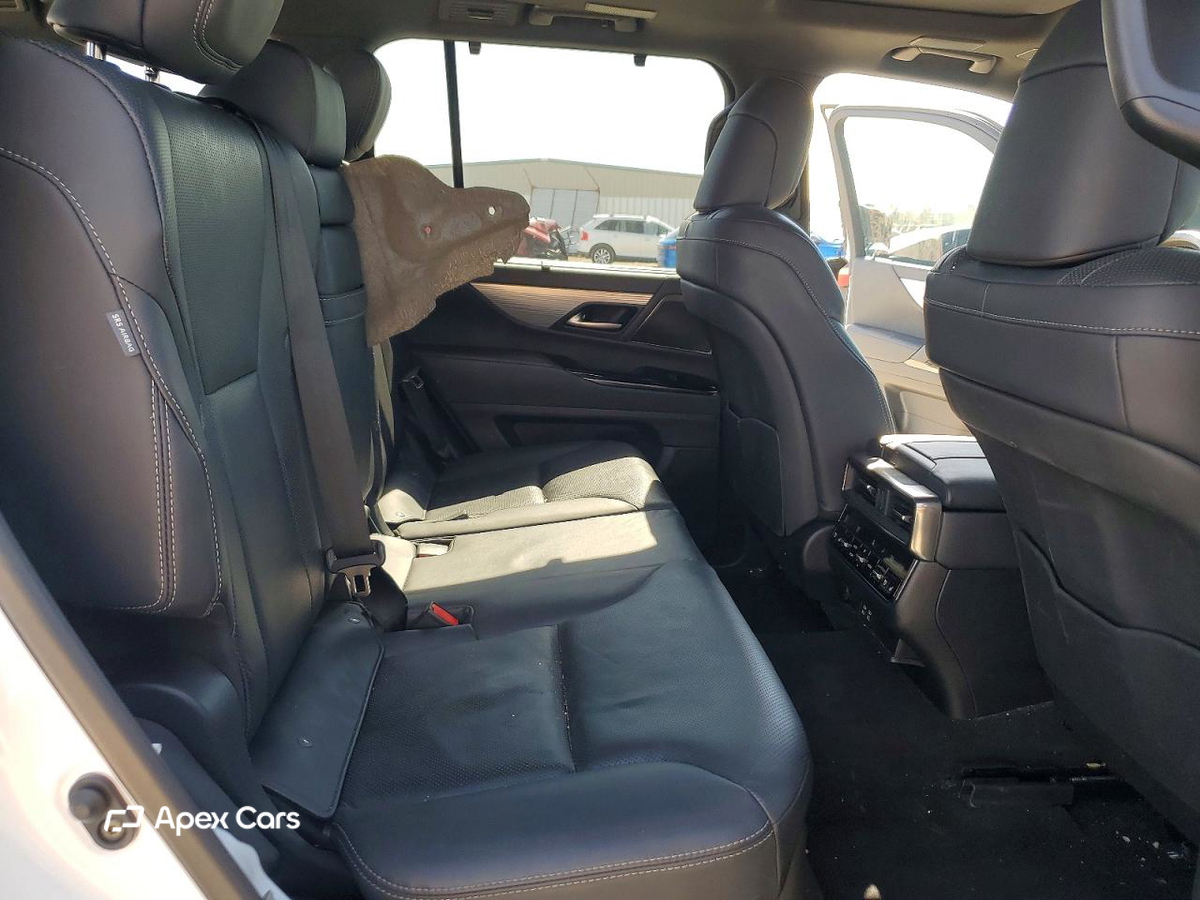 Lexus LX 2023