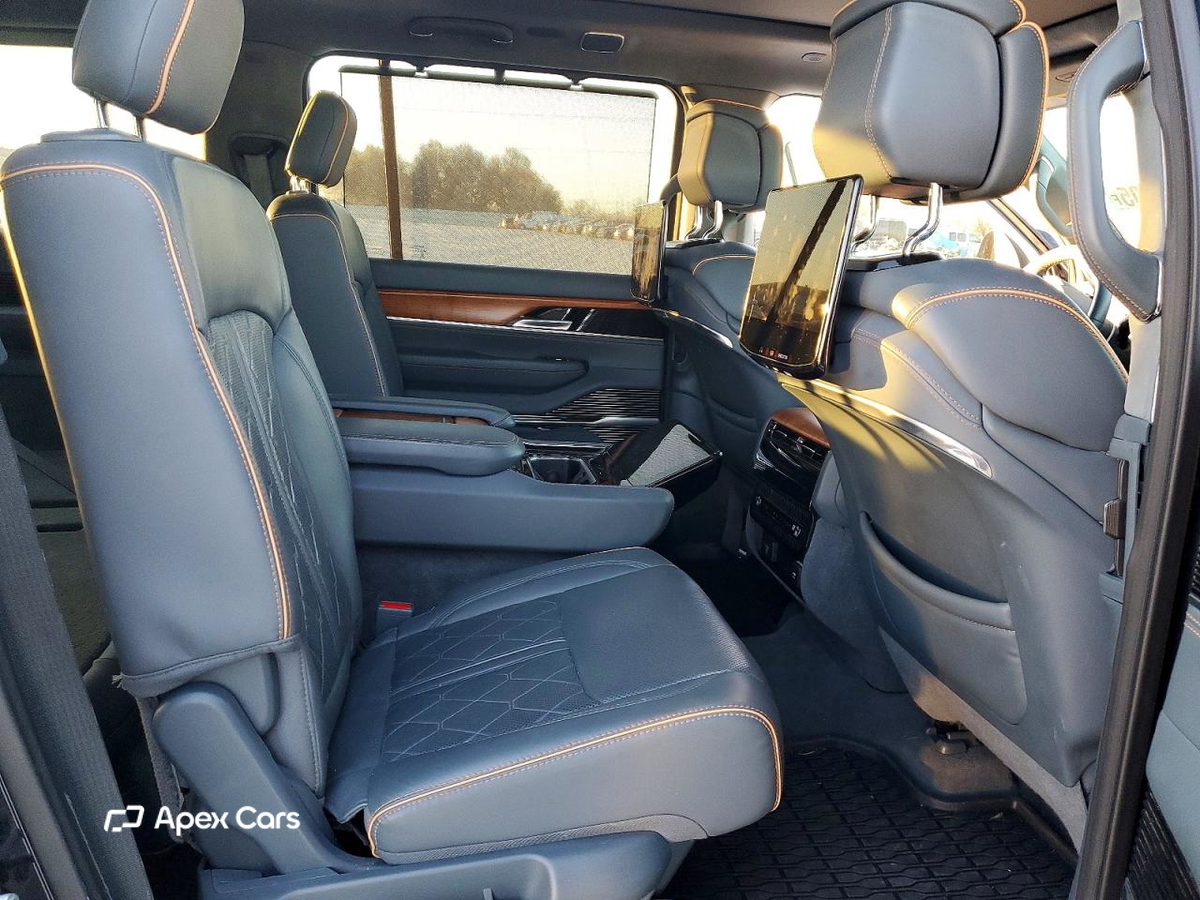 Jeep Grand Wagoneer 2024