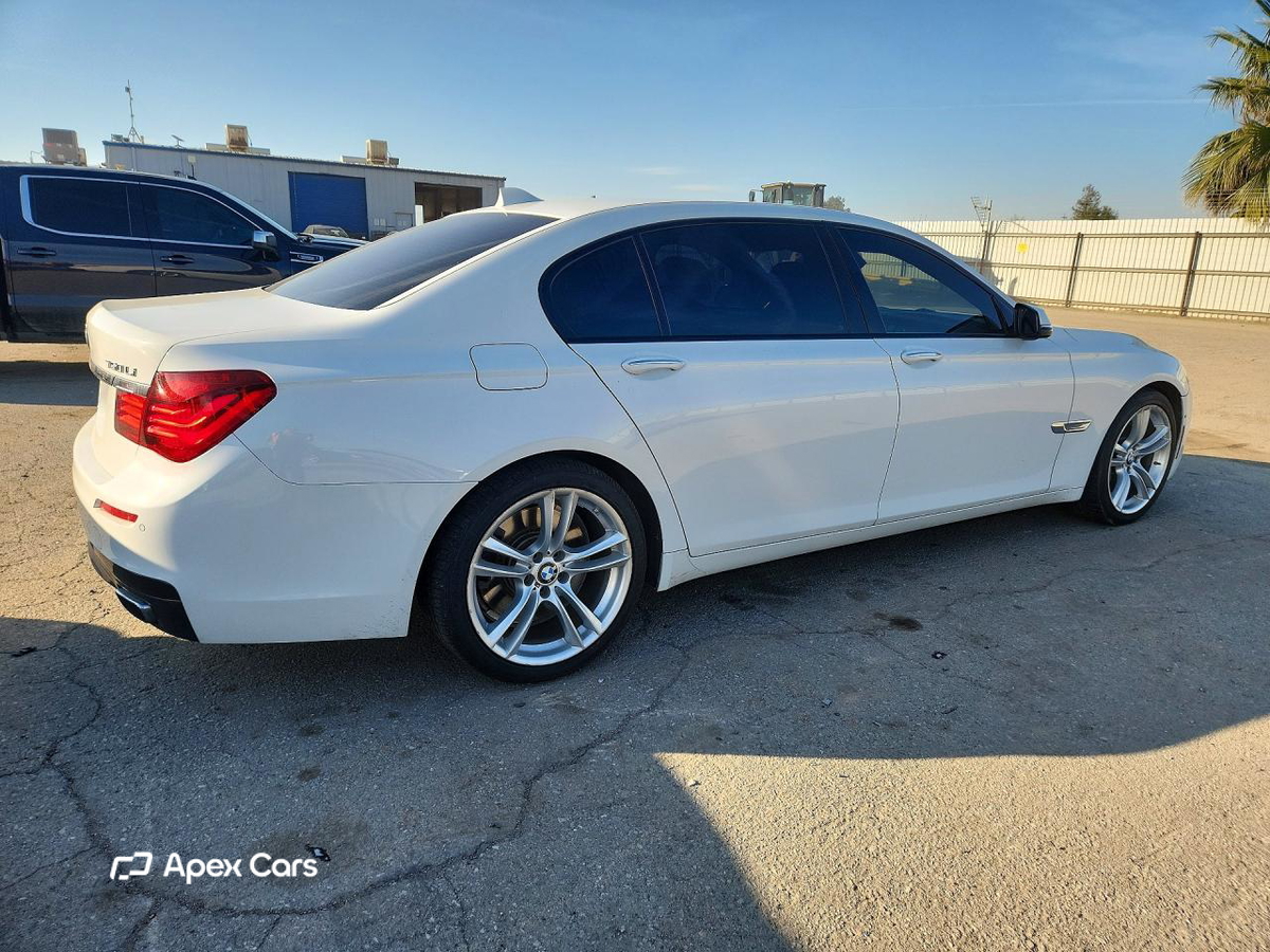 BMW Series 7 2015