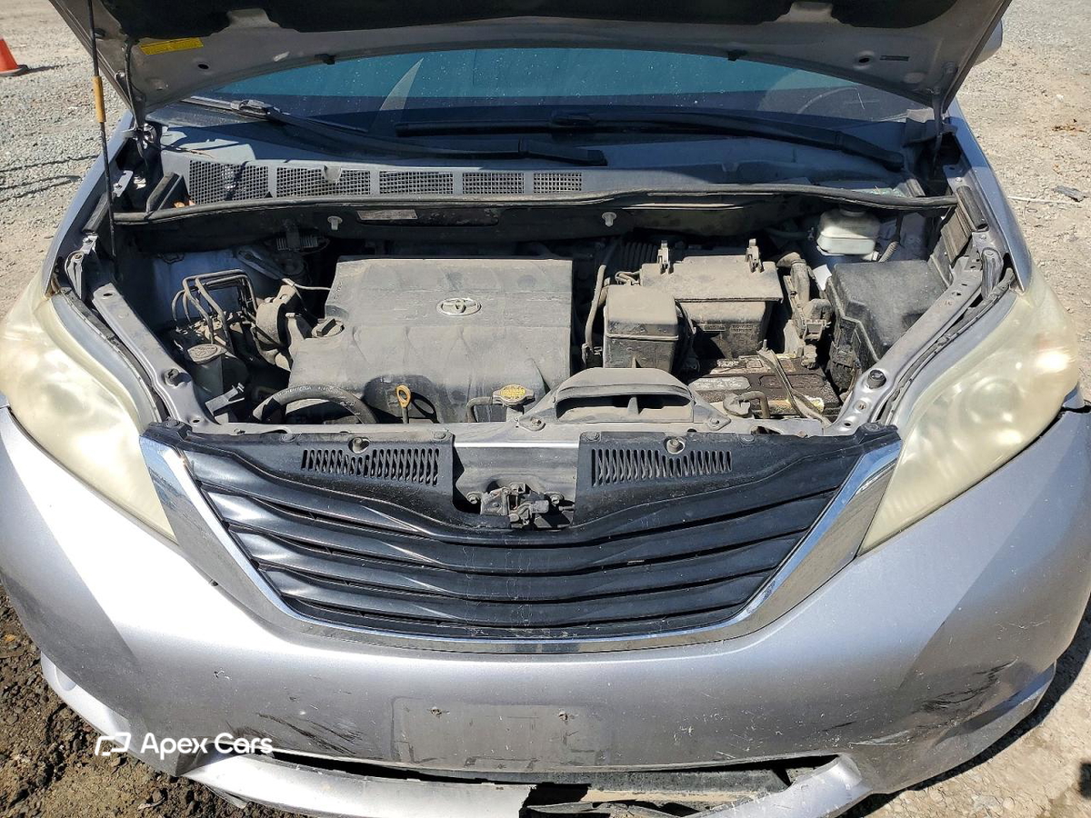 Toyota Sienna 2012