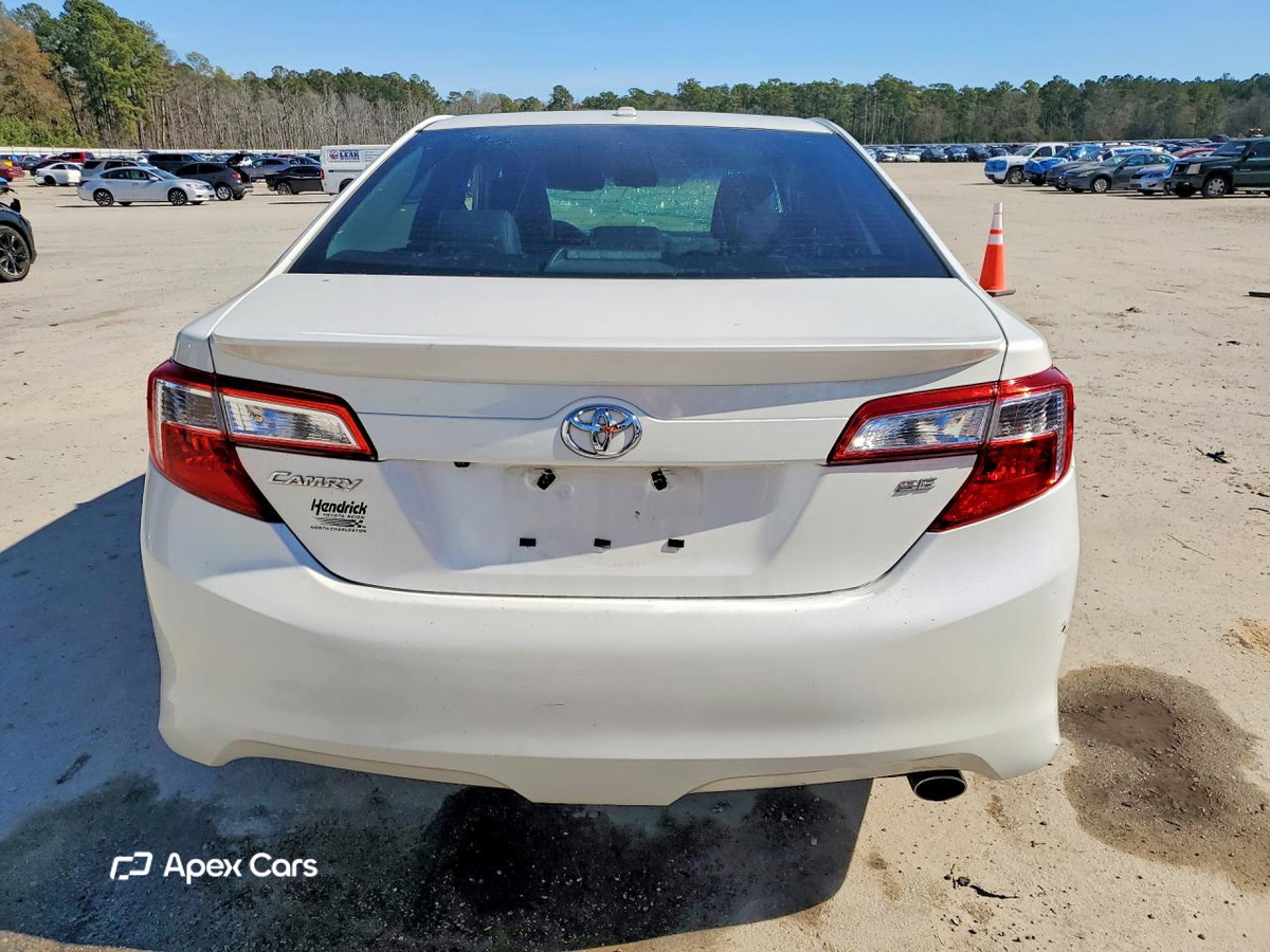 Toyota Camry 2014