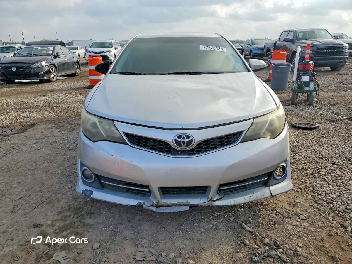 Toyota Camry 2012