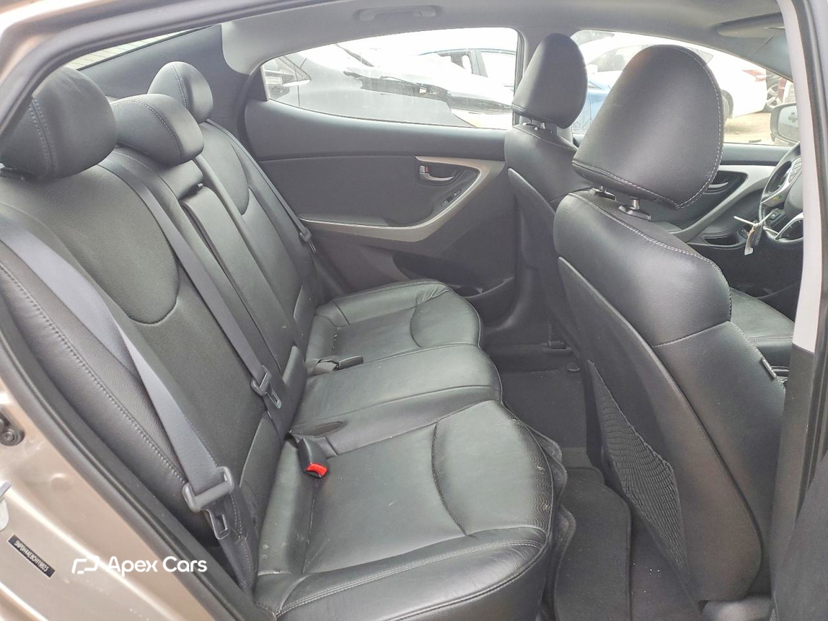 Hyundai Elantra 2012