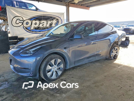 Tesla Model Y 2023 - Image 1 of 5