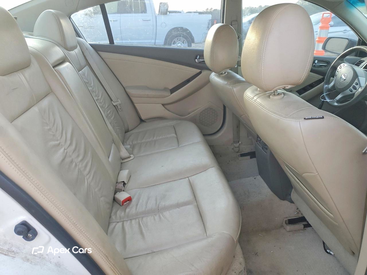 Nissan Altima 2012