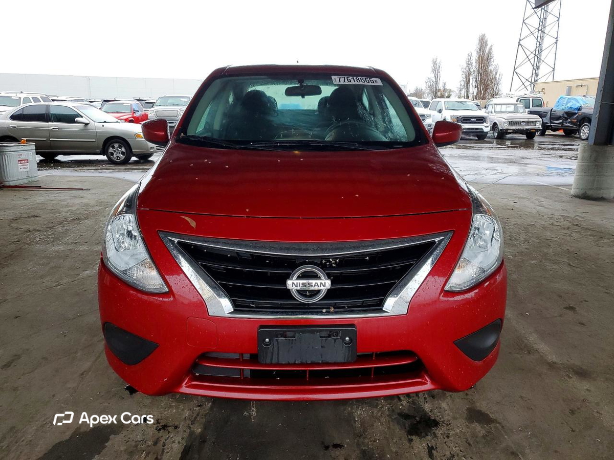 Versa 2015
