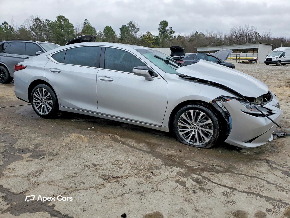Lexus ES 2019