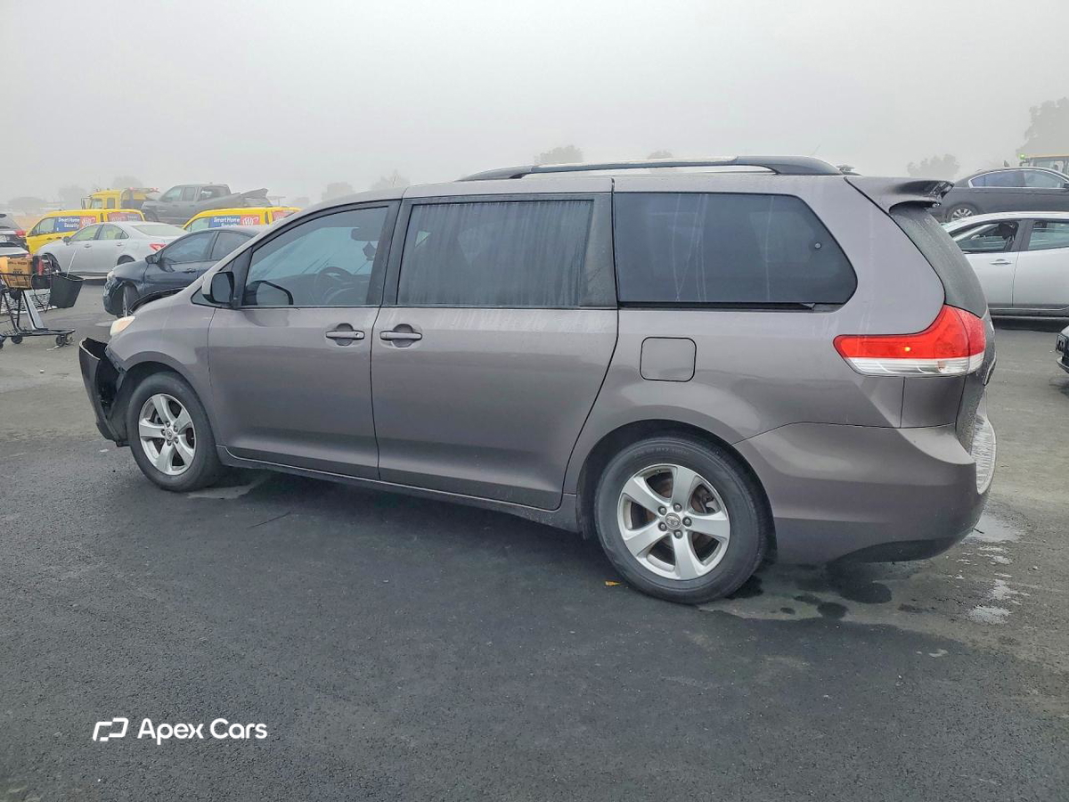 Toyota Sienna 2011