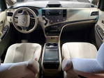 Toyota Sienna 2011